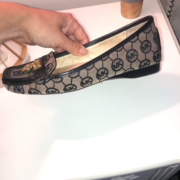 Authentic Michael Kors Flats - Picture 3 of 6